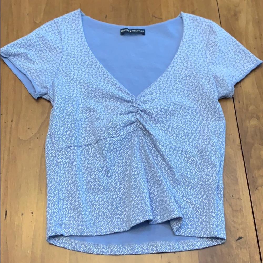 low V crop top